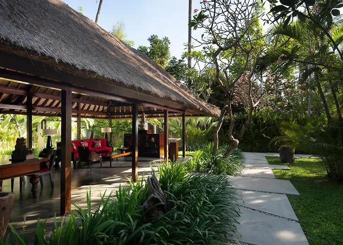 Resort Kayumanis Private & 5*